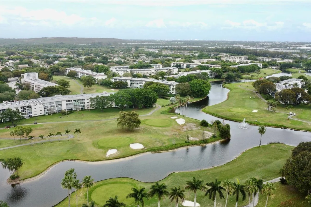 3004 Portofino Isle #B2, Coconut Creek: photo 1 of 23