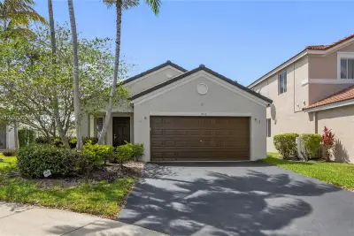 1413 Majesty Ter, Weston: photo 1 of 39
