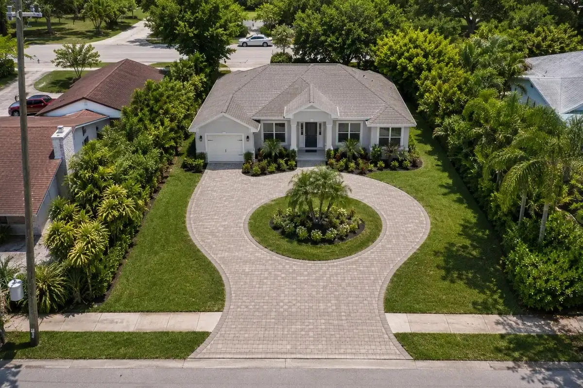 229 SW 4th Ave, Delray Beach: photo 1 of 22