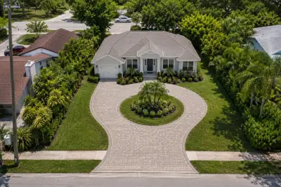 229 SW 4th Ave, Delray Beach: photo 1 of 22