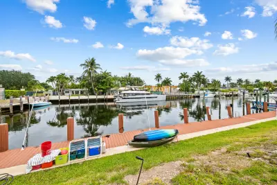 2601 NE 1st St #17, Pompano Beach: photo 1 of 25