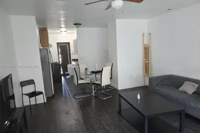 7035 Rue Granville #2, Miami Beach: photo 1 of 6