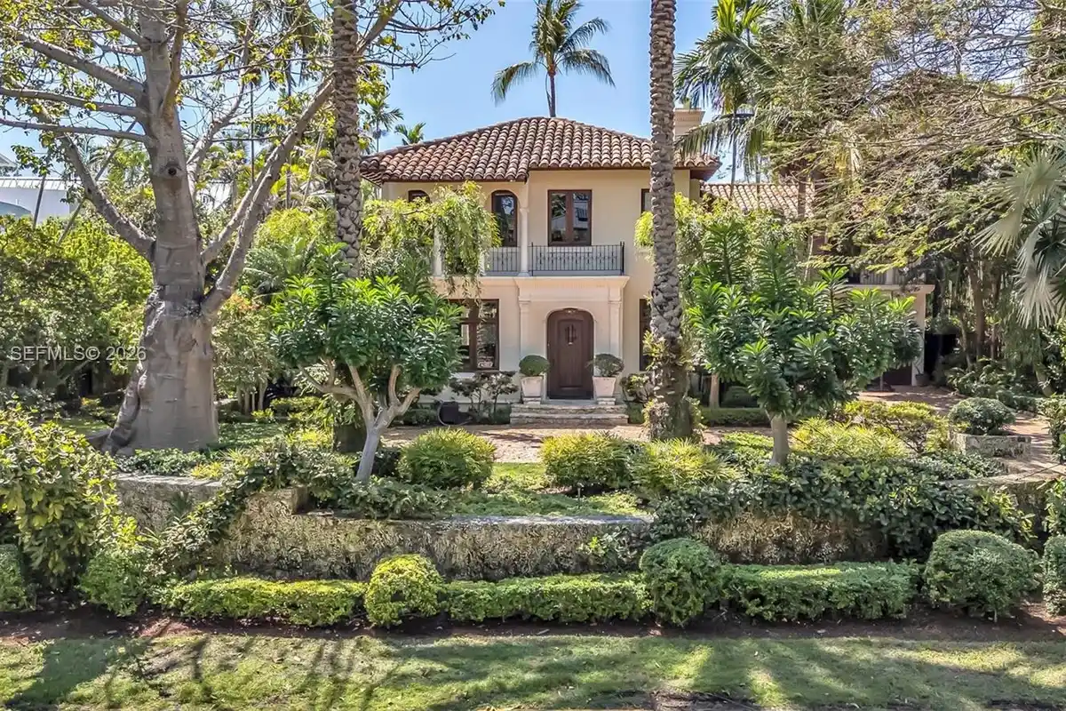 3462 N Moorings Way, Miami: photo 1 of 20