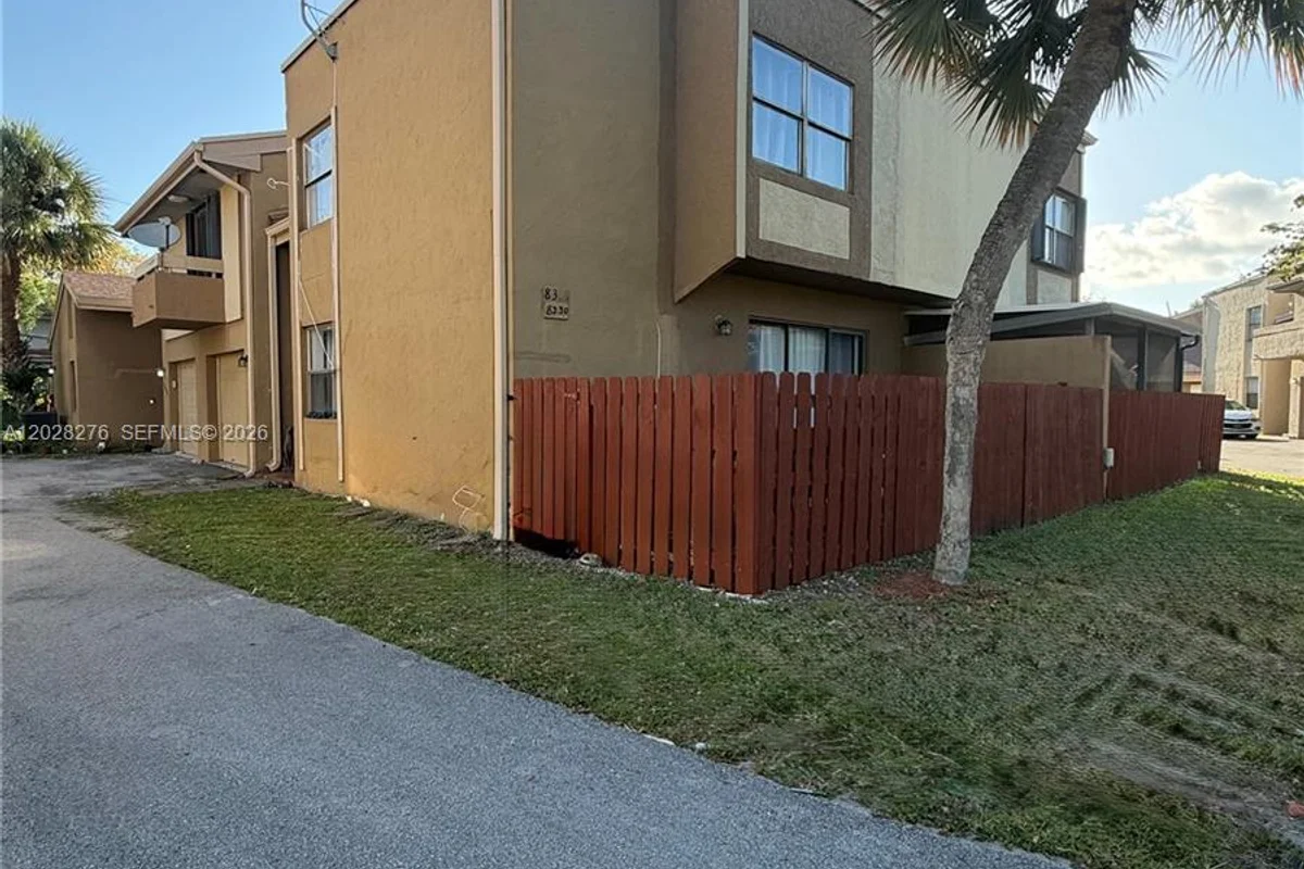 8330 N Missionwood Cir #B-23, Miramar: photo 1 of 3