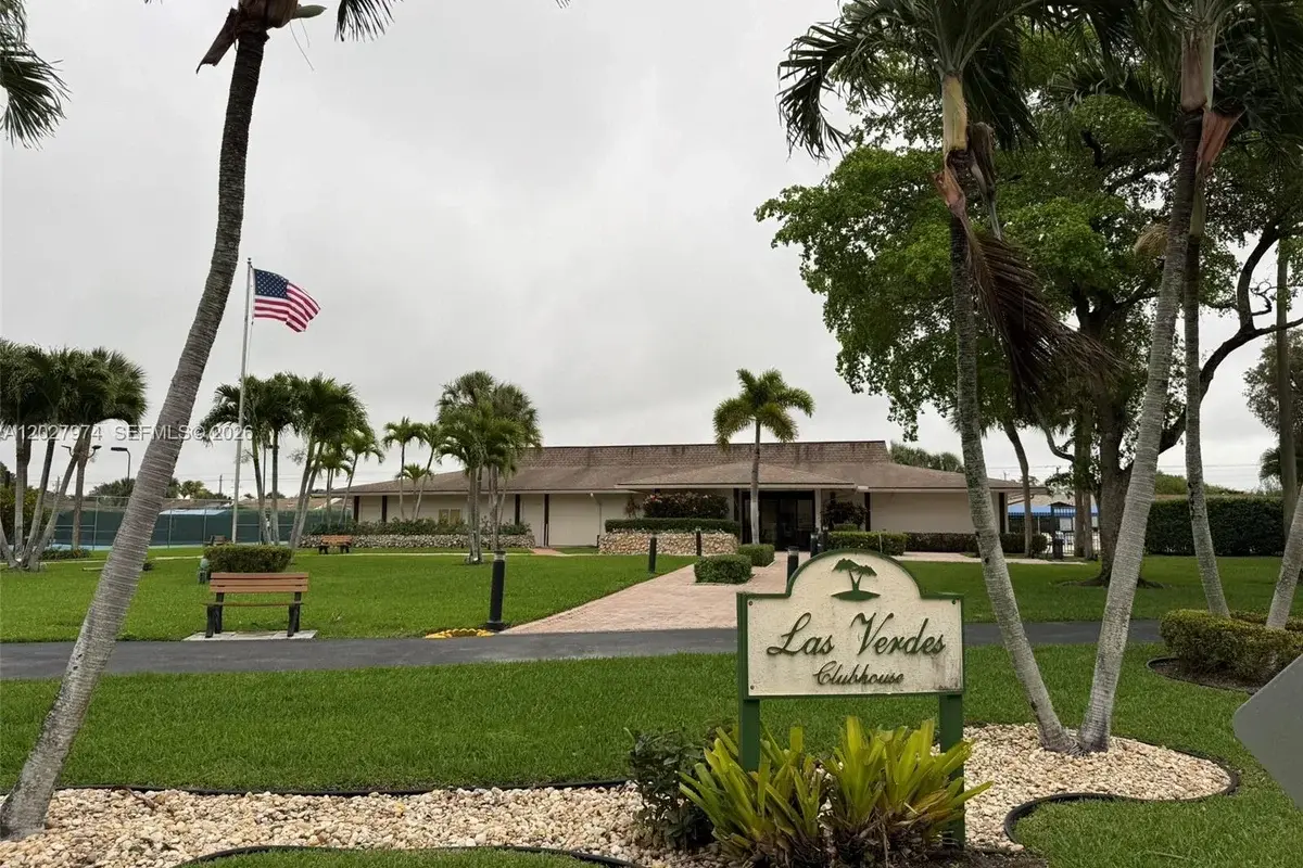 5220 Las Verdes Cir #114, Delray Beach: photo 1 of 23