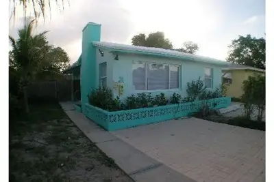 1015 S K St, Lake Worth Beach: photo 1 of 16