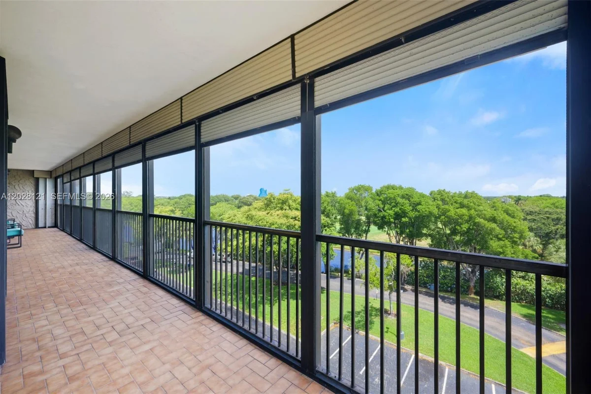 2804 N 46th Ave #C630, Hollywood: photo 1 of 20