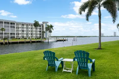 111 Shore Ct #203, North Palm Beach: photo 1 of 27