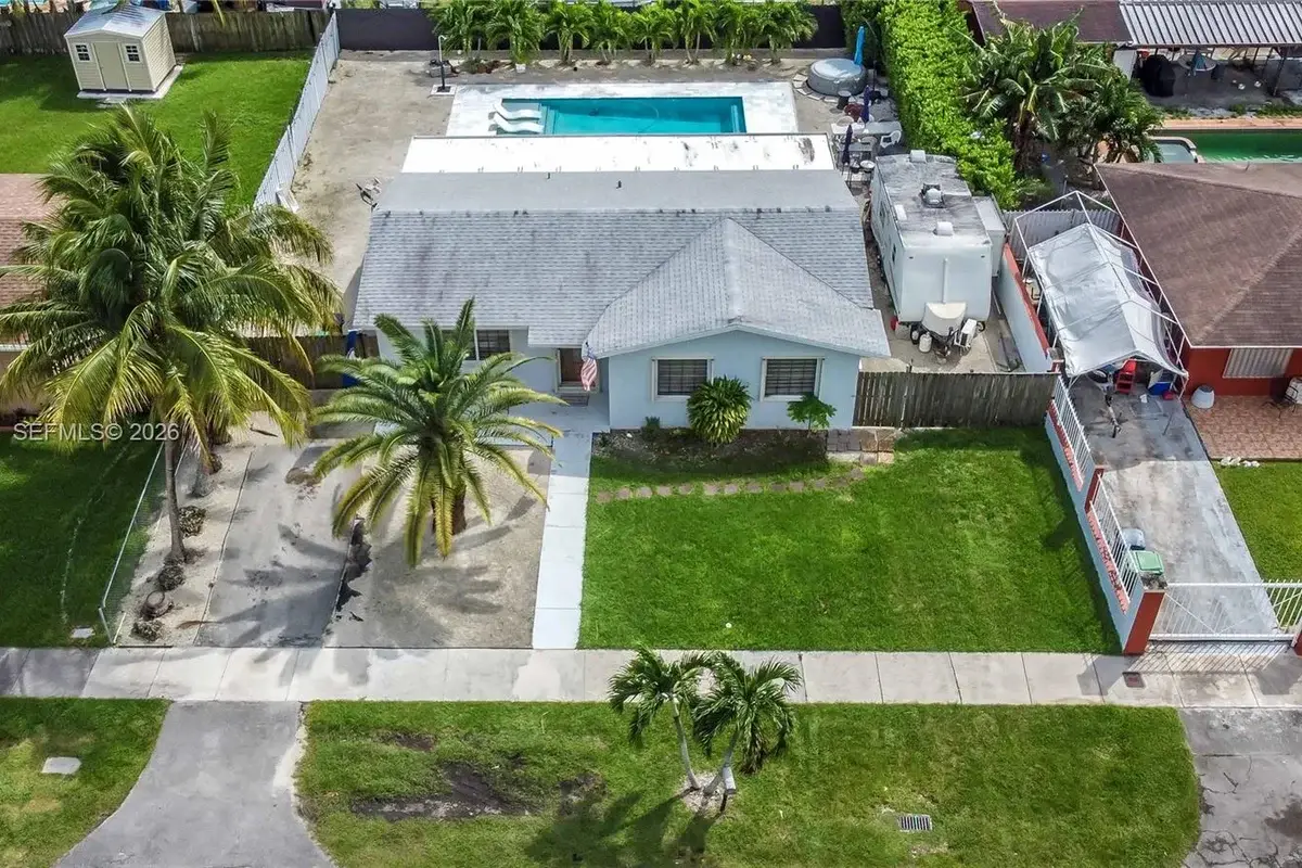 12100 SW 181st Ter, Miami: photo 1 of 43