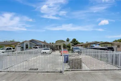 15801 NW 47th Ave, Miami Gardens: photo 1 of 26