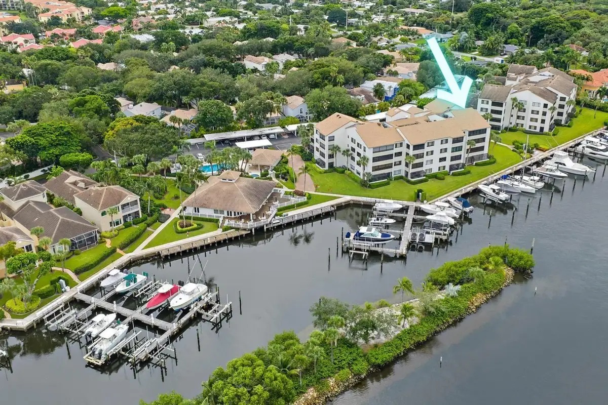 811 Oak Harbour Dr, Juno Beach: photo 1 of 48