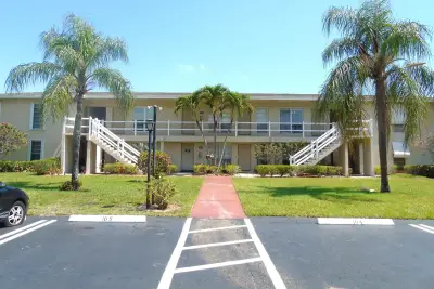 309 Circle Dr S #204, Boynton Beach: photo 1 of 33