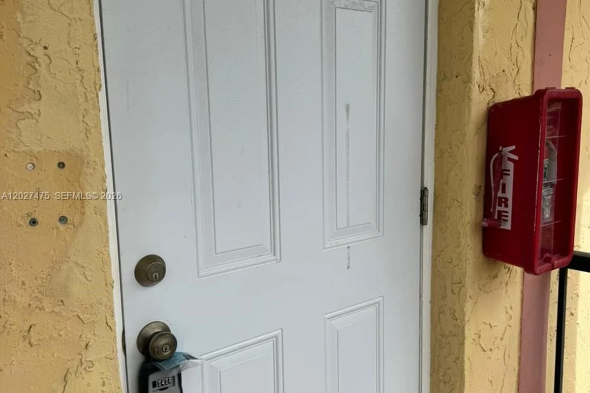 2850 NW 55th Ave #1D, Lauderhill: photo 1 of 3