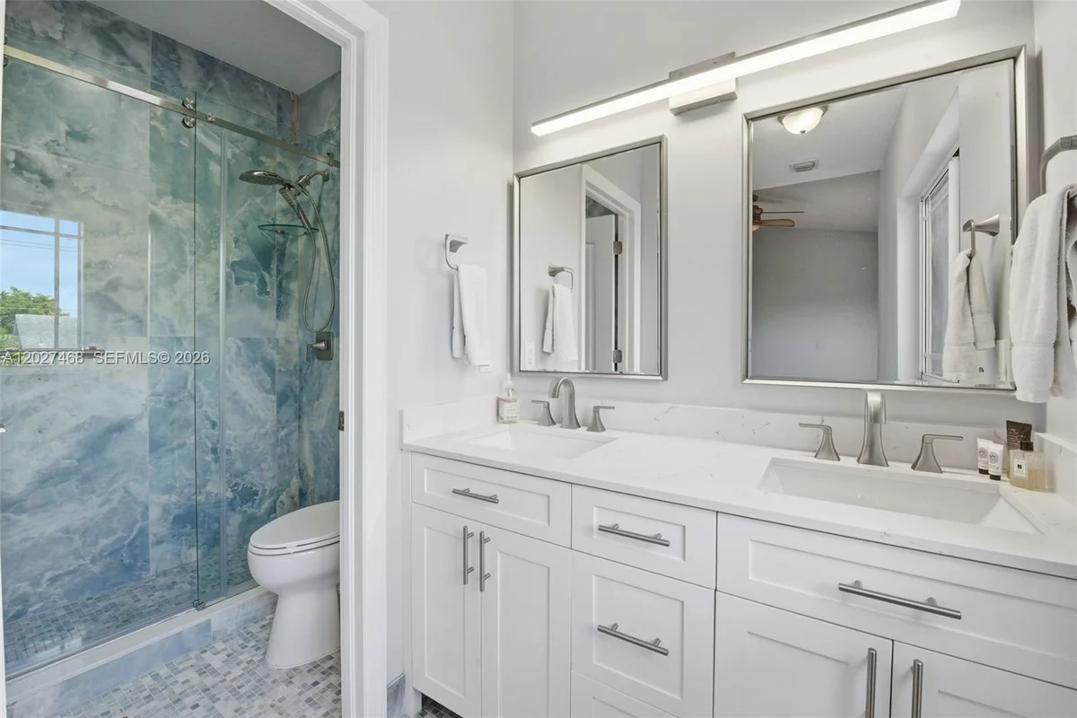 10180 SW 88th St #403, Miami: photo 1 of 25