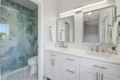 10180 SW 88th St #403, Miami: photo 1 of 25