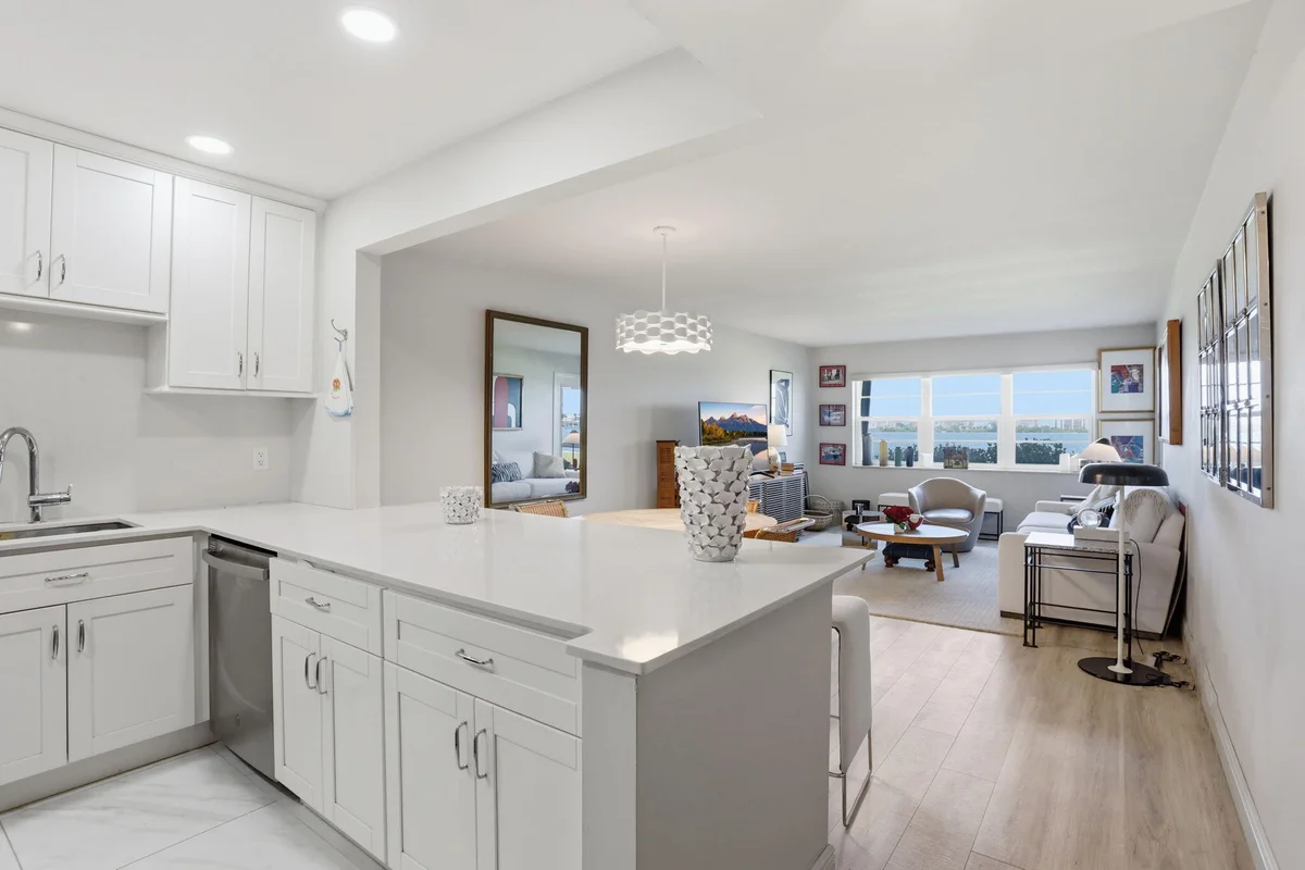 1516 S Lakeside Dr #103, Lake Worth Beach: photo 1 of 28