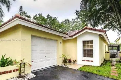 1341 Seagrape Cir, Weston: photo 1 of 21