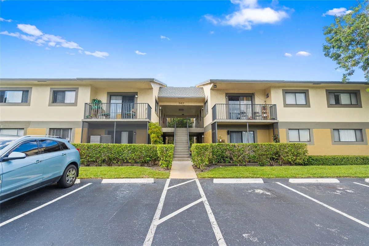 567 Trace Cir #104, Deerfield Beach: photo 1 of 20