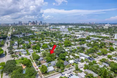 320 SW 21st St, Fort Lauderdale: photo 1 of 15