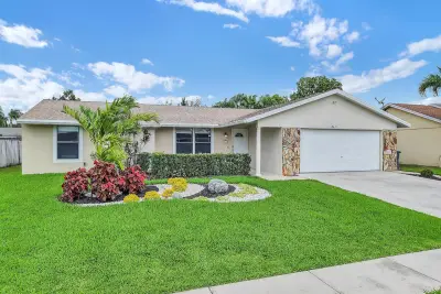 8411 Theresa Rd, Boynton Beach: photo 1 of 35
