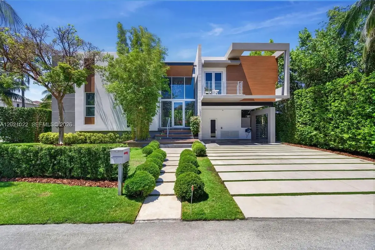 625 Curtiswood Dr, Key Biscayne: photo 1 of 48