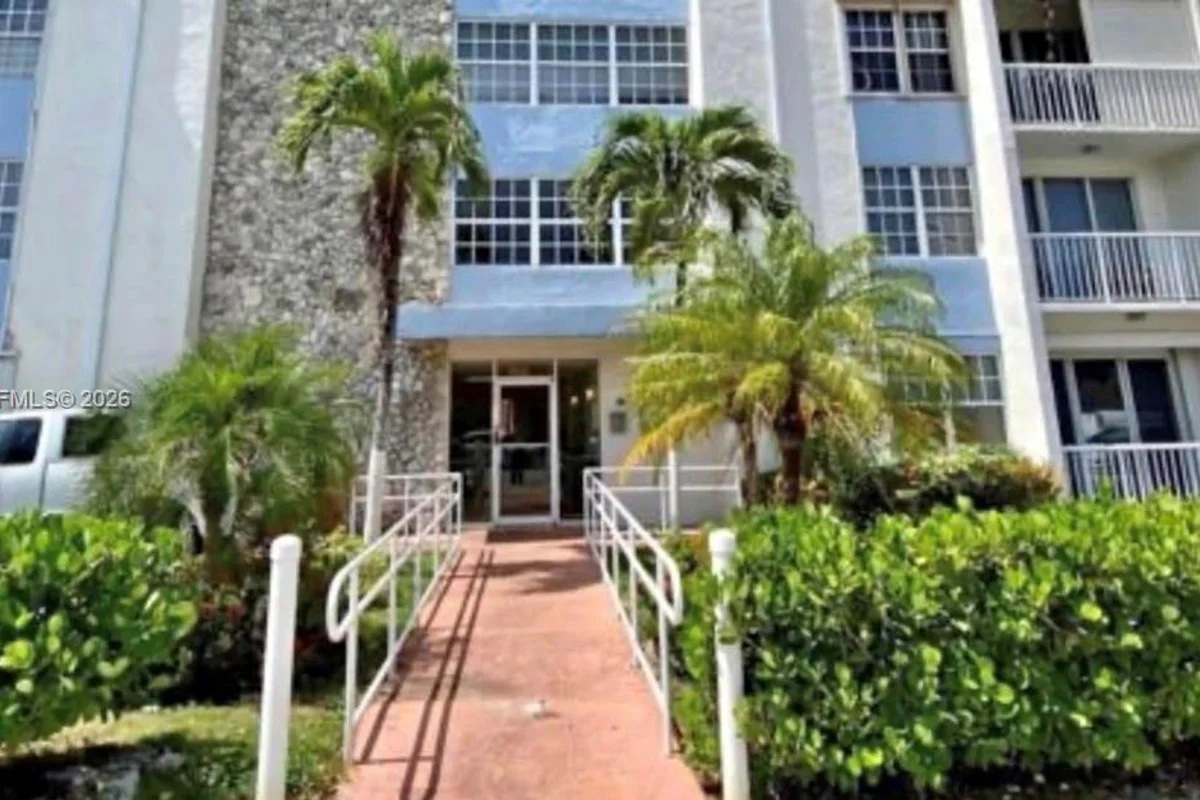3551 SW 9th Ter #409, Miami: photo 1 of 15