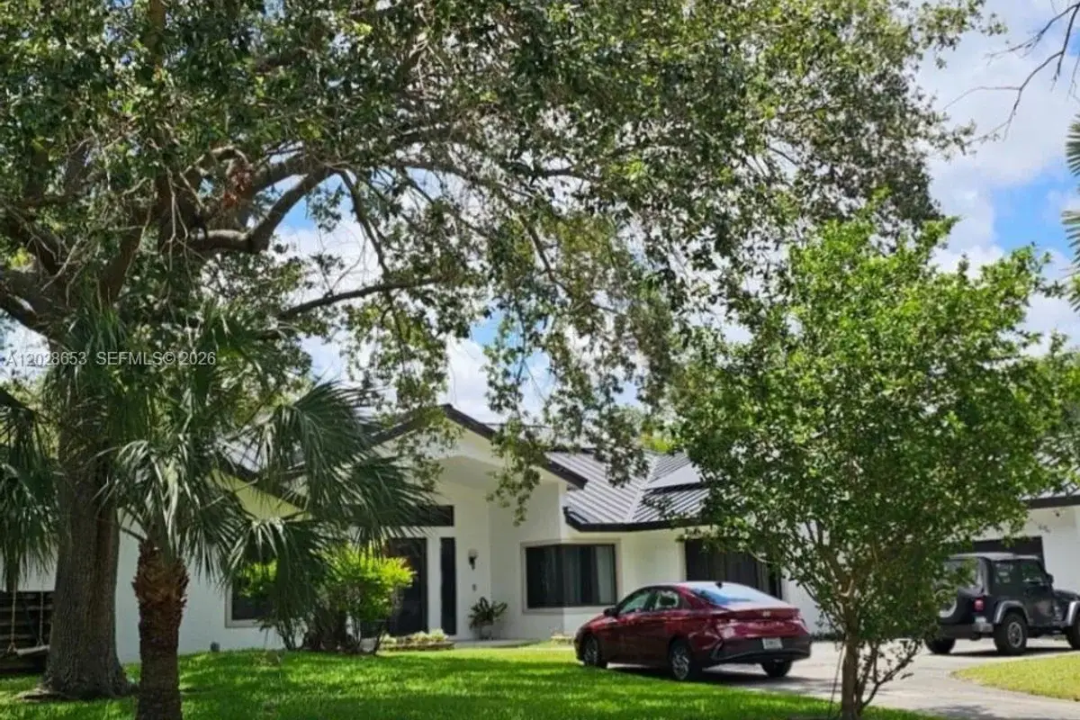13324 SW 106th Ave, Miami: photo 1 of 33