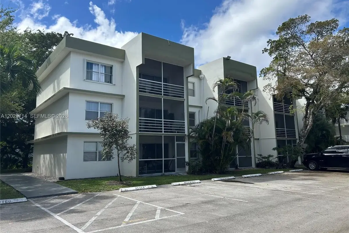 4205 N University Dr #112, Sunrise: photo 1 of 20