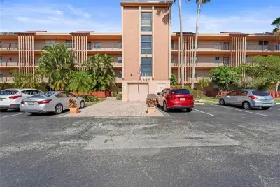 480 NW 76th Ave #205, Margate: photo 1 of 3