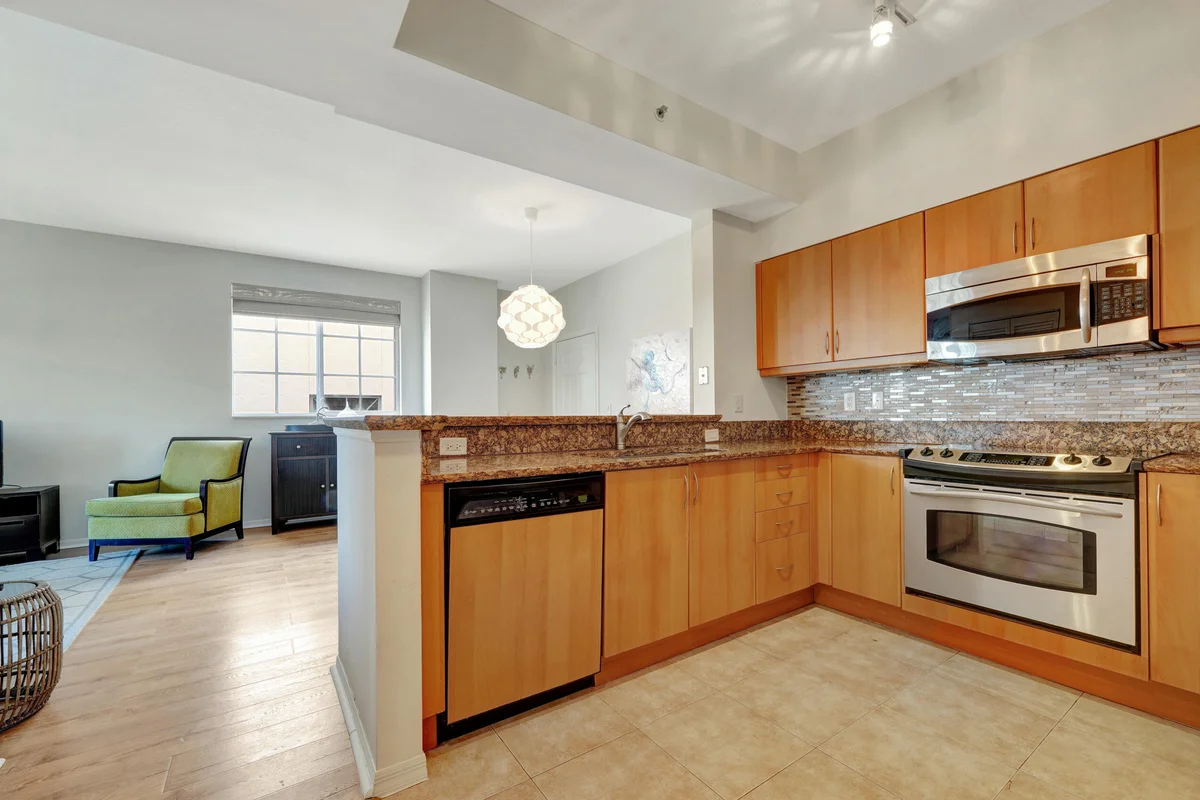 233 S Federal Hwy #425, Boca Raton: photo 1 of 49