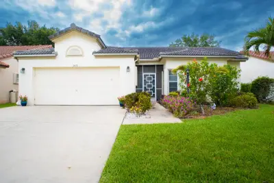 3872 Summer Chase Ct, Lake Worth: photo 1 of 13