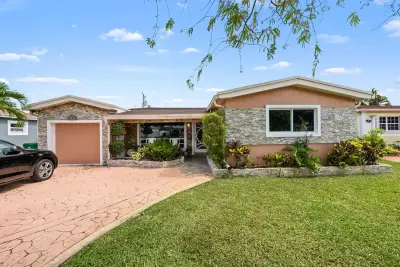 7649 Kismet St, Miramar: photo 1 of 23