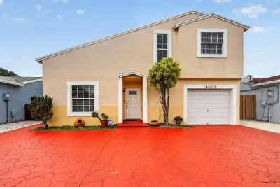 18977 NW 63rd Ct Cir, Miami Gardens: photo 1 of 48