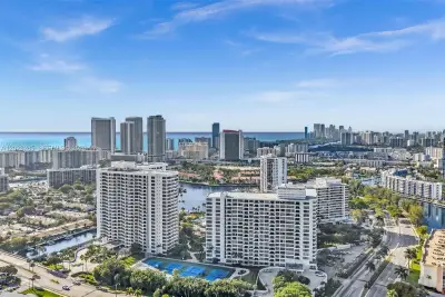 2500 Parkview Dr #1514, Hallandale Beach: photo 1 of 29