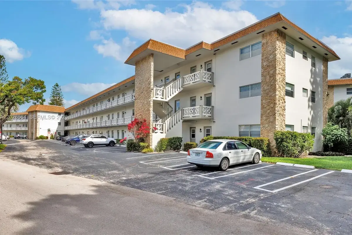 4805 NW 35th St #416, Lauderdale Lakes: photo 1 of 42