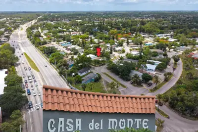 6201 18th St S, West Palm Beach: photo 1 of 30