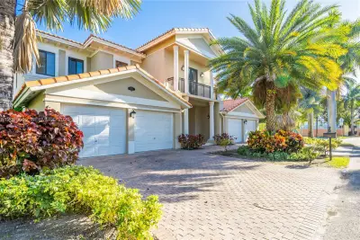 19529 SW 80th Ct, Cutler Bay: photo 1 of 91