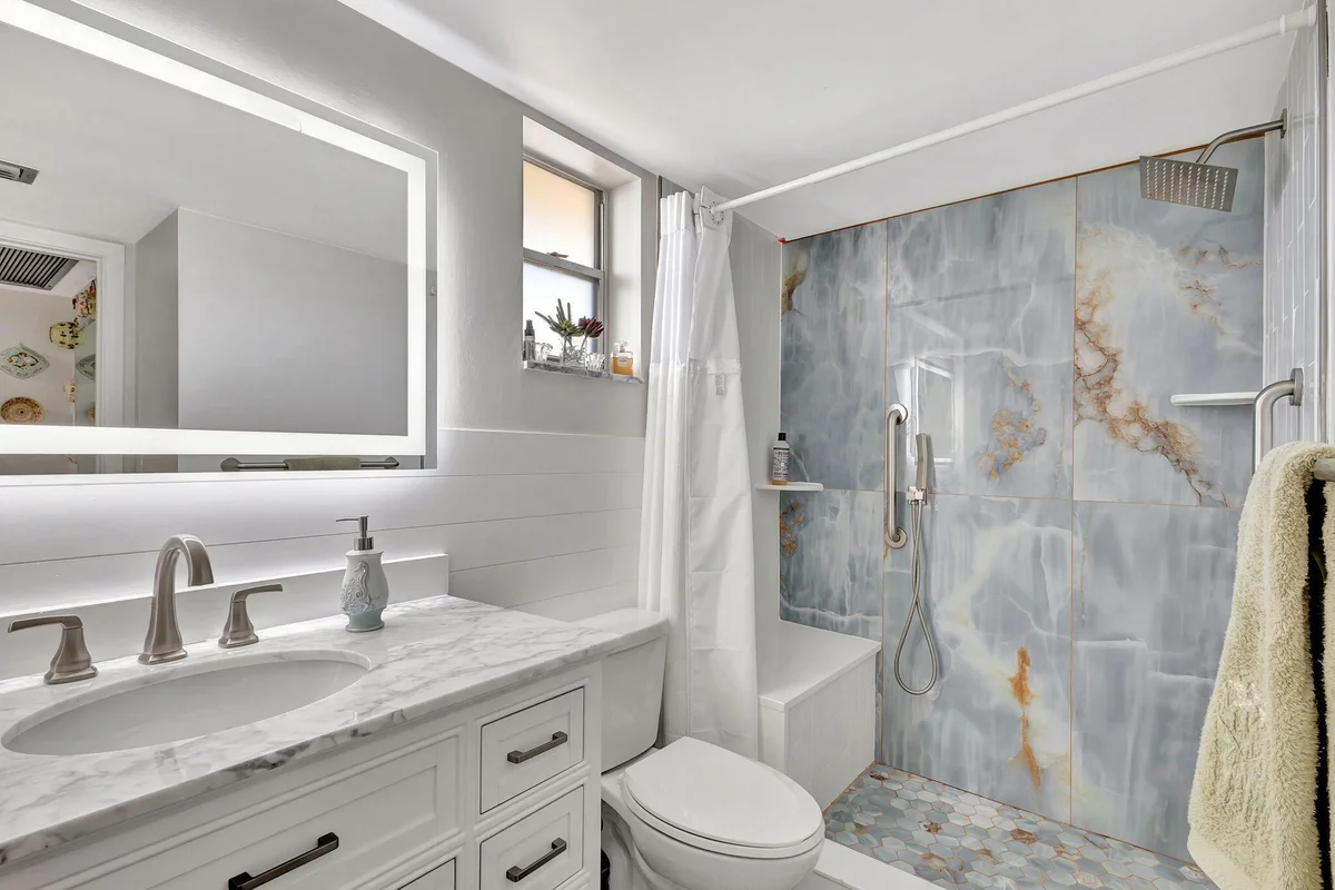 2812 Garden Dr S #308, Palm Springs: photo 1 of 38