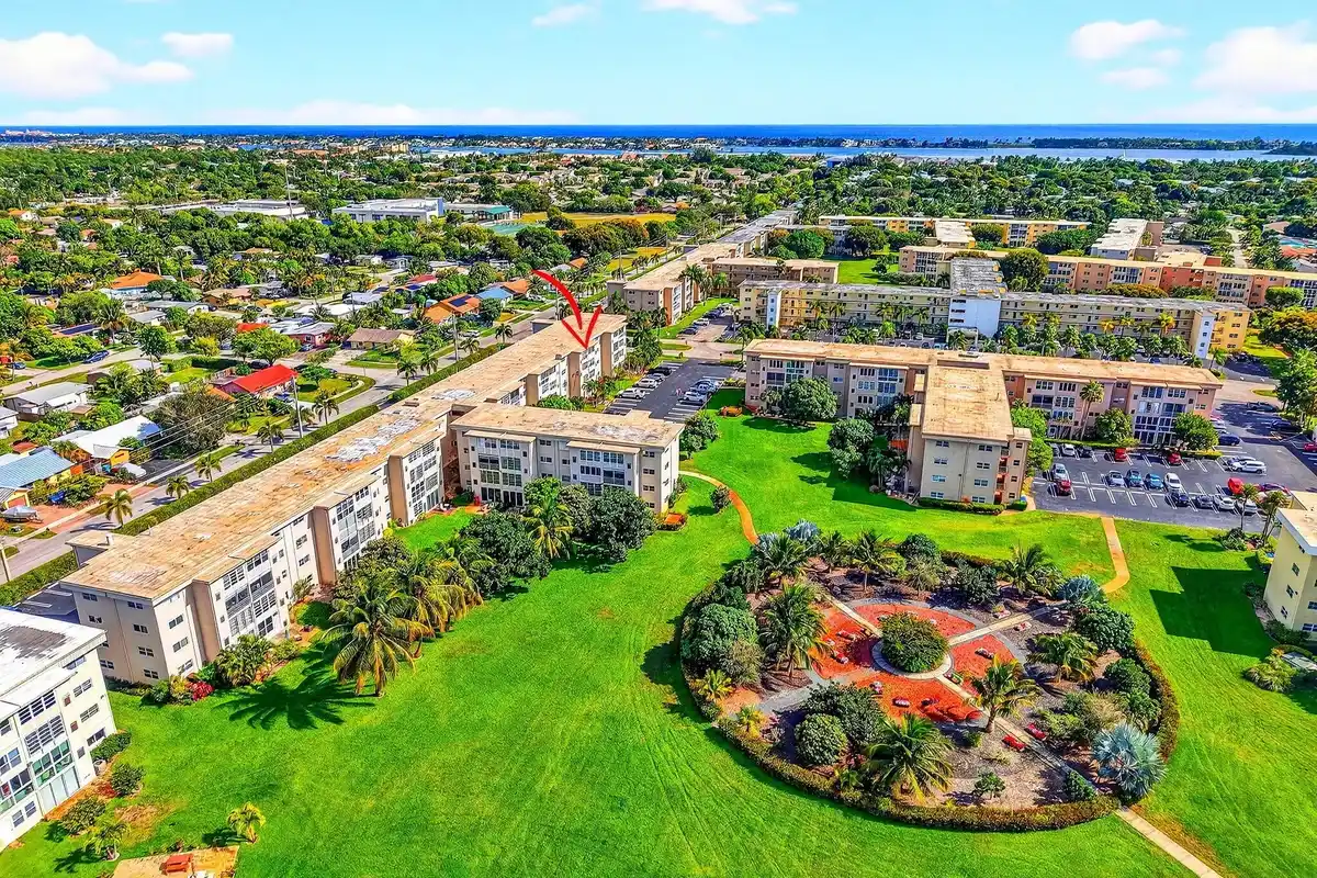 230 NE 26th Ave #302, Boynton Beach: photo 1 of 48
