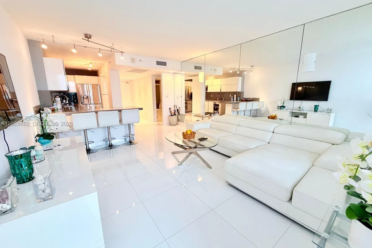 100 Lincoln Rd #1504, Miami Beach: photo 1 of 17