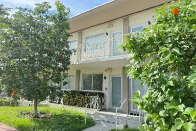 1601 Meridian Ave #104, Miami Beach: photo 1 of 5