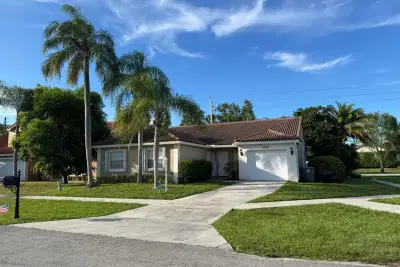 18750 Caspian Cir, Boca Raton: photo 1 of 45