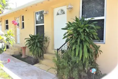 1123 N 17th Ave #1, Hollywood: photo 1 of 9