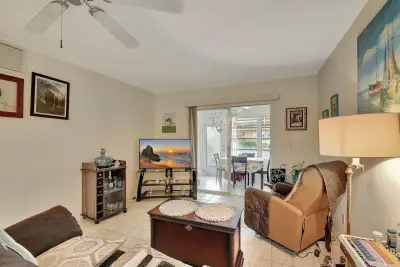 2121 NE 1st Ct #105, Boynton Beach: photo 1 of 27