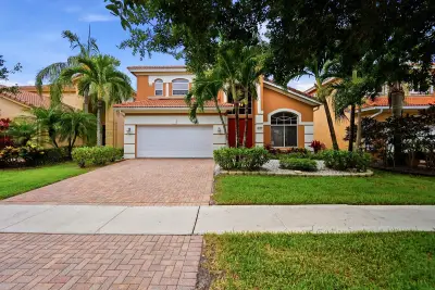 421 Gazetta Way, West Palm Beach: photo 1 of 67