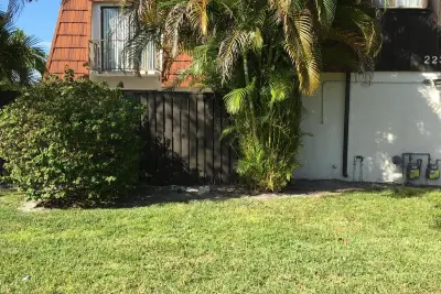 2233 White Pine Cir #D, West Palm Beach: photo 1 of 17