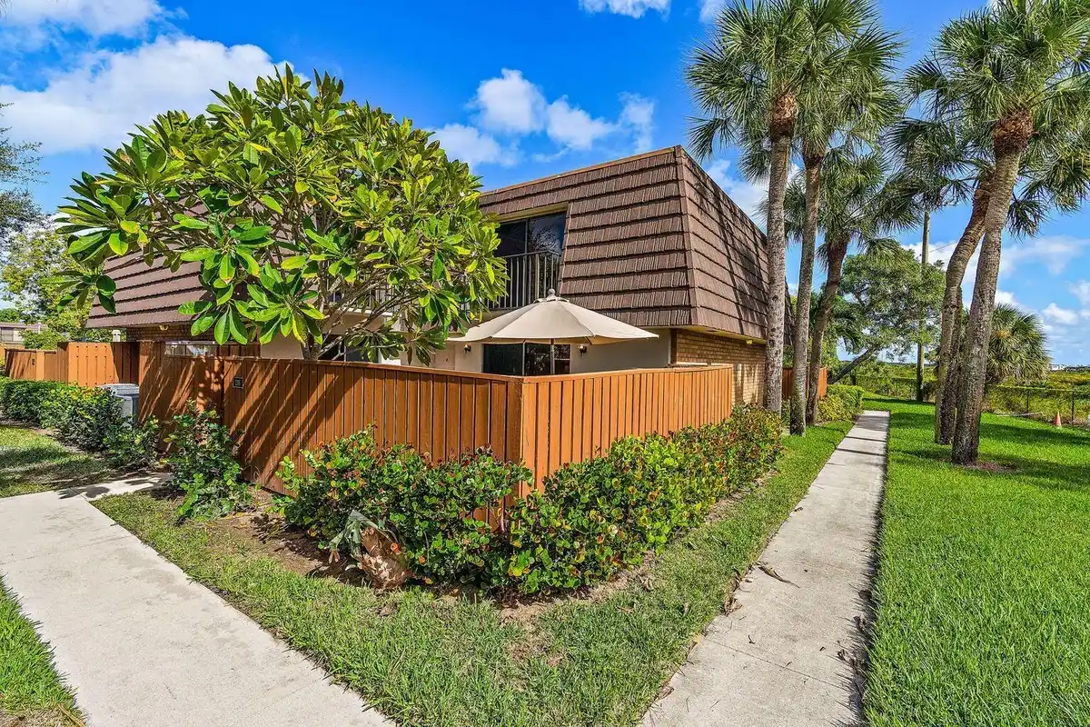 2316 23rd Ct, Jupiter: photo 1 of 23