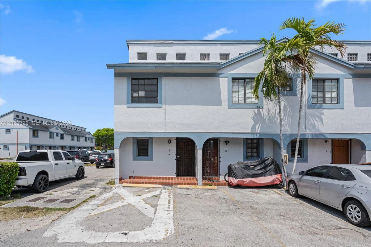 12035 SW 18th St #9-48, Miami: photo 1 of 26