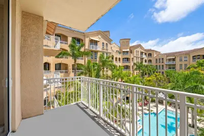 3001 NE 185th St #536, Aventura: photo 1 of 14