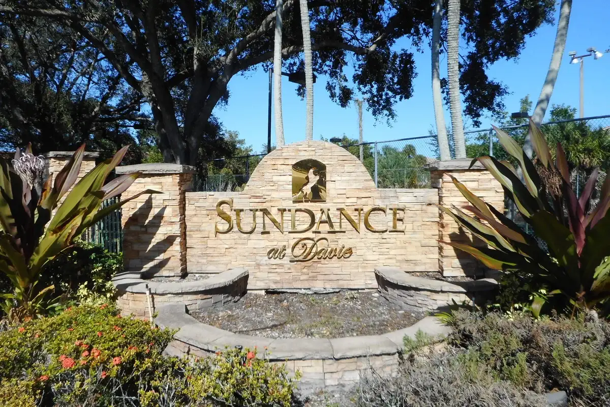 2900 S University Dr #9210, Davie: photo 1 of 9